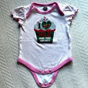 MN WILD NHL Baby Girl Pink Dot Hockey Love Fan Cotton Snap Outfit 6-9 months 1pc